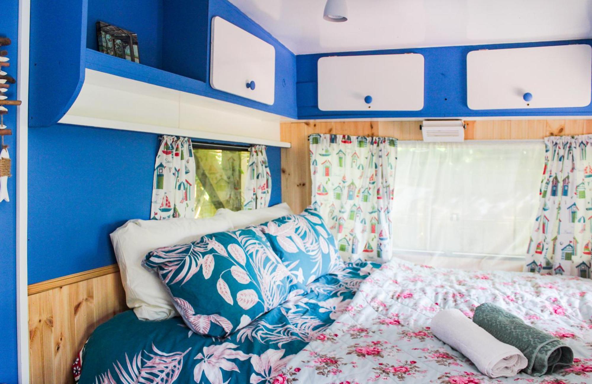 Retro Caravans At Valentia Island Escape Hotel Chapeltown Ngoại thất bức ảnh