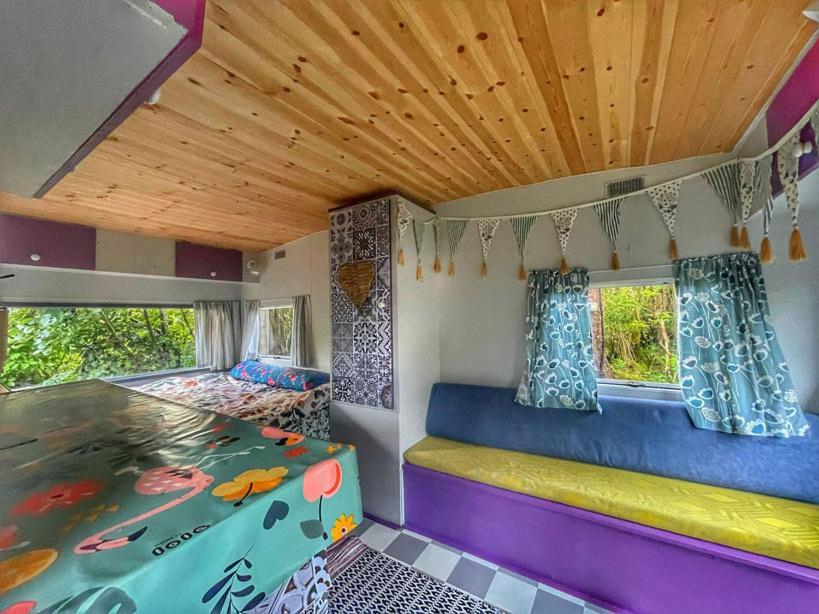 Retro Caravans At Valentia Island Escape Hotel Chapeltown Ngoại thất bức ảnh