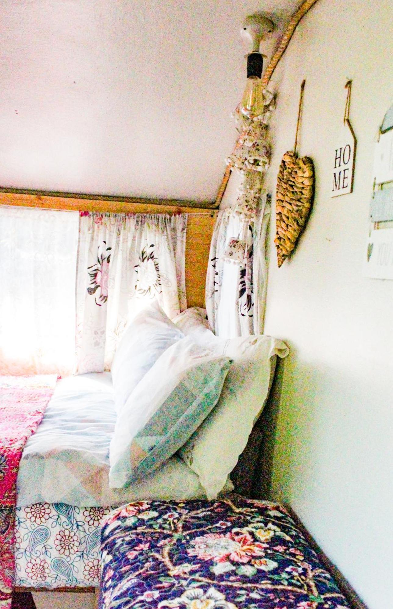 Retro Caravans At Valentia Island Escape Hotel Chapeltown Ngoại thất bức ảnh